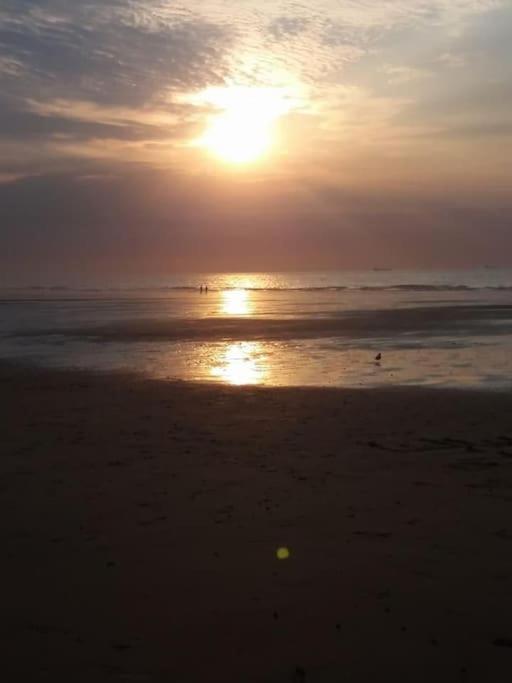 Appart 4 Pers Plage Vue Mer Calais Eksteriør bilde
